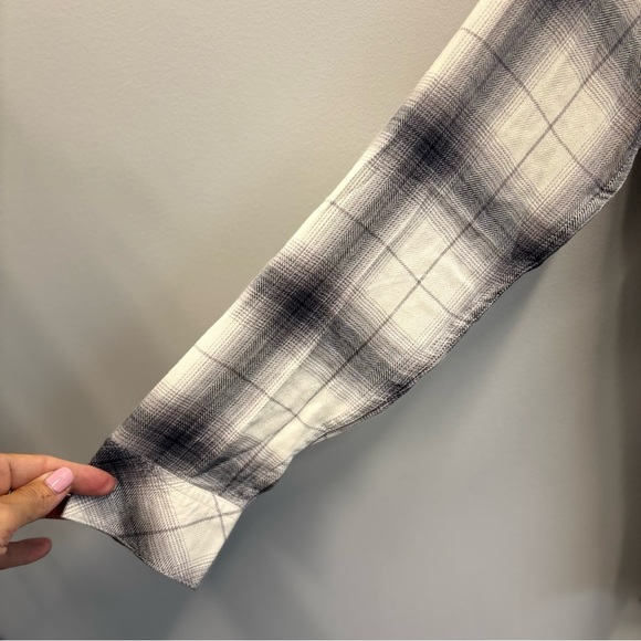 Rails Hunter Flannel Small White Gray Purple plaid - Picture 6 of 12